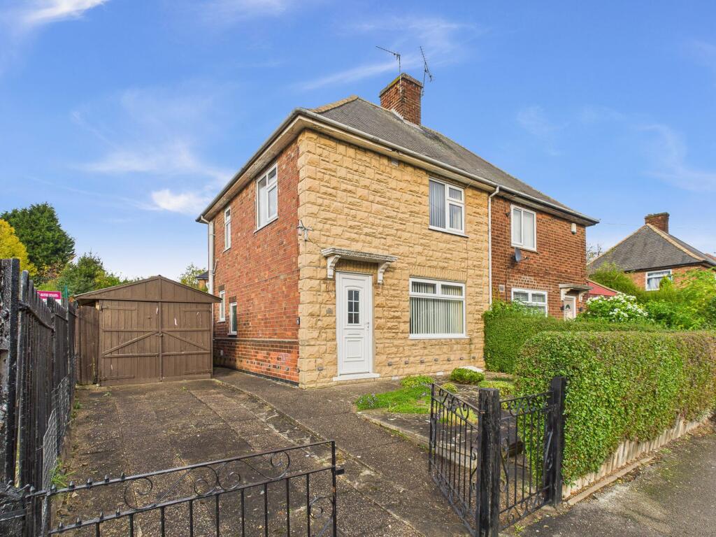 The original property photograph supplied by Dealbridge